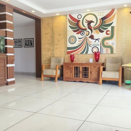 Phoenix Holidays Kochi Екстер'єр фото