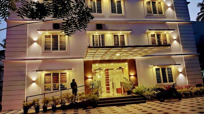 Phoenix Holidays Kochi Екстер'єр фото