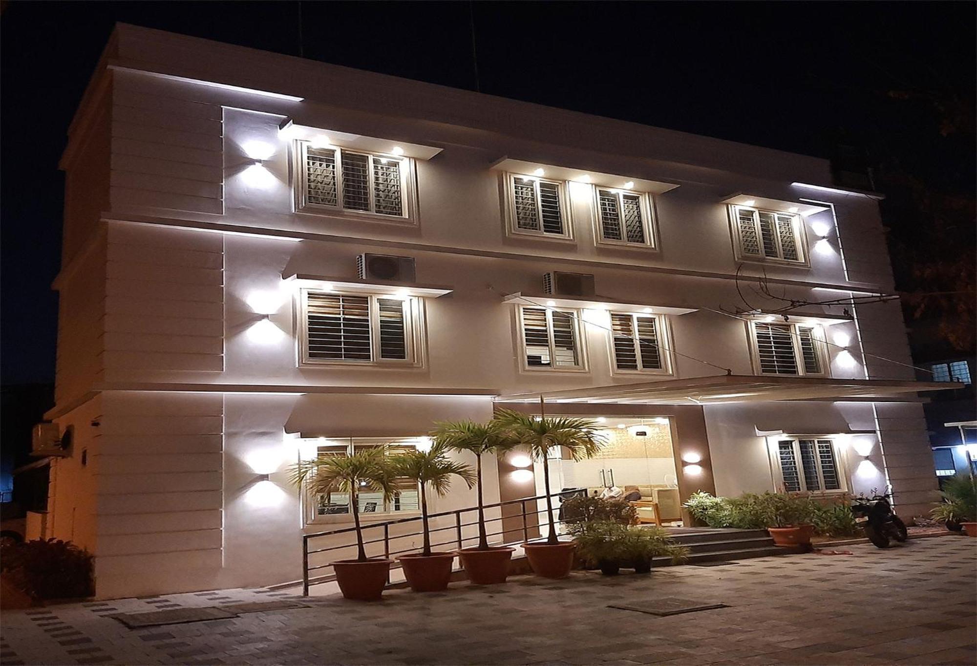 Phoenix Holidays Kochi Екстер'єр фото