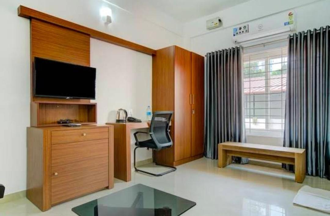Phoenix Holidays Kochi Екстер'єр фото
