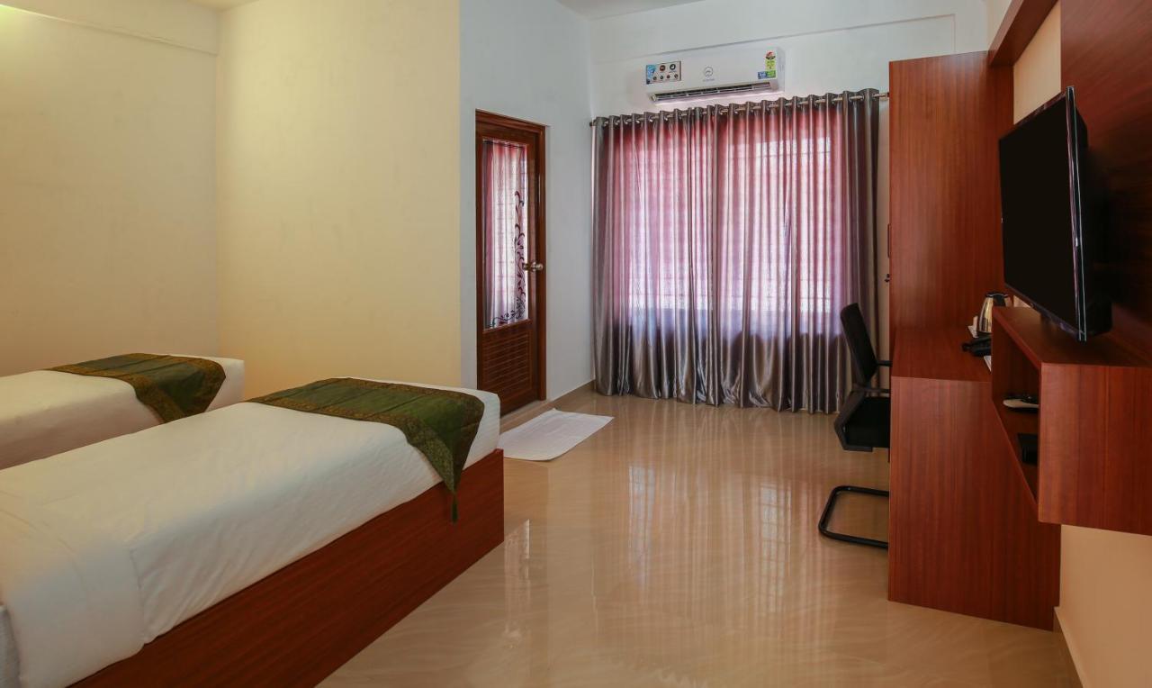 Phoenix Holidays Kochi Екстер'єр фото