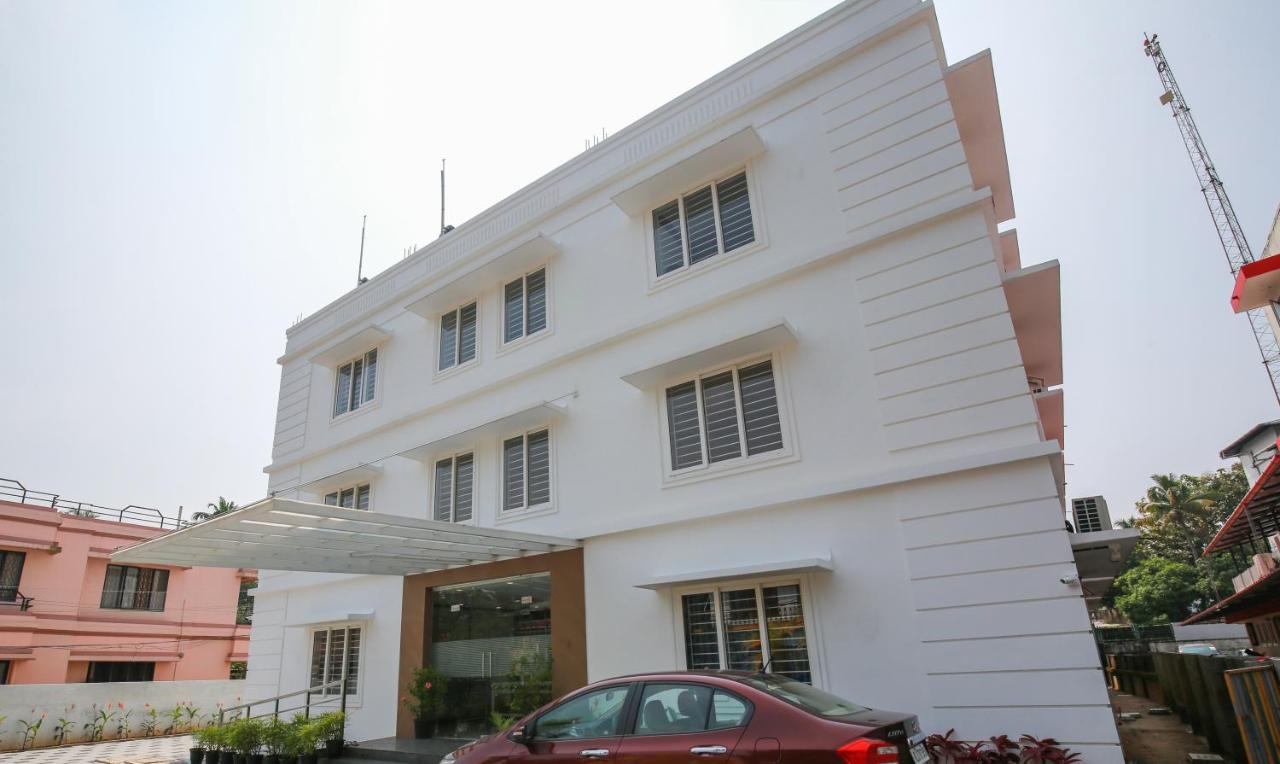 Phoenix Holidays Kochi Екстер'єр фото