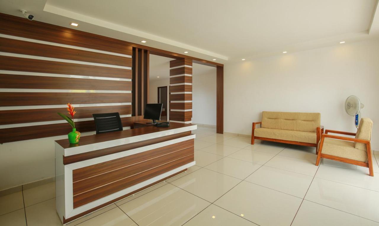 Phoenix Holidays Kochi Екстер'єр фото