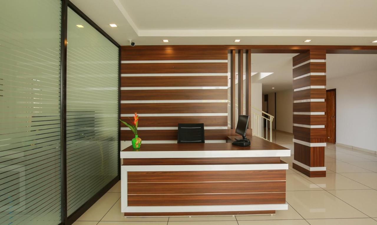 Phoenix Holidays Kochi Екстер'єр фото