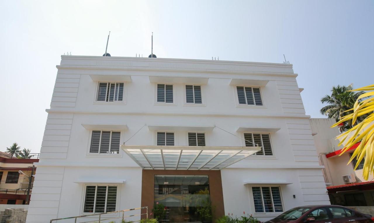 Phoenix Holidays Kochi Екстер'єр фото